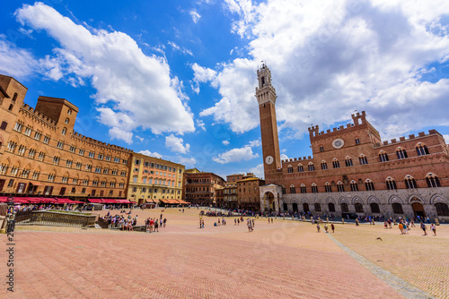 Bild auf Leinwand Siena -  Piazza del Campo - old historic city in Italy