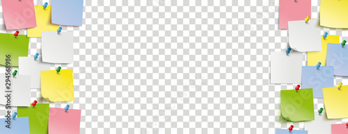 Bunte Klebezettel auf einem transparenten Hintergrund