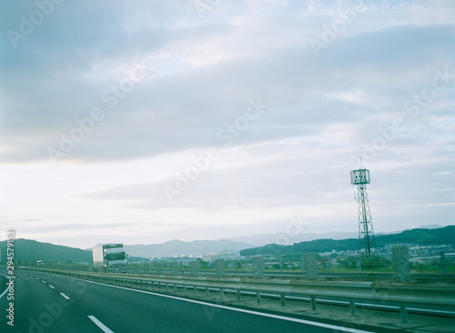 朝一番の高速道路 photo