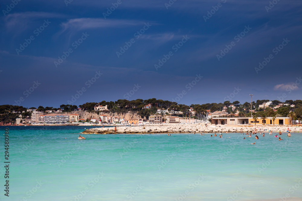 Coastline with hotel facilities at the Bale de Bandol, Bay of Bandol, Alpes-Maritimes, Cote d'Azur, Southern France, France, Europe