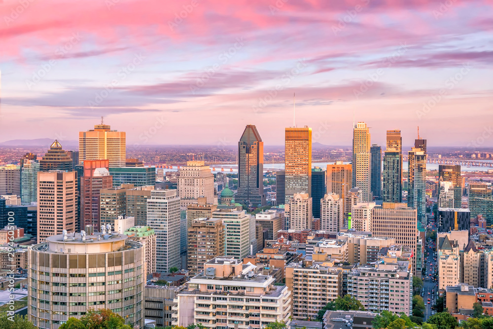 Fototapeta premium Montreal from top view at sunset in Canada