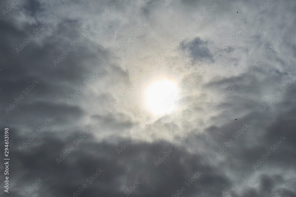 Himmel mit Gegenlicht