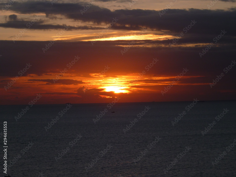 Fototapeta premium sunset over the sea