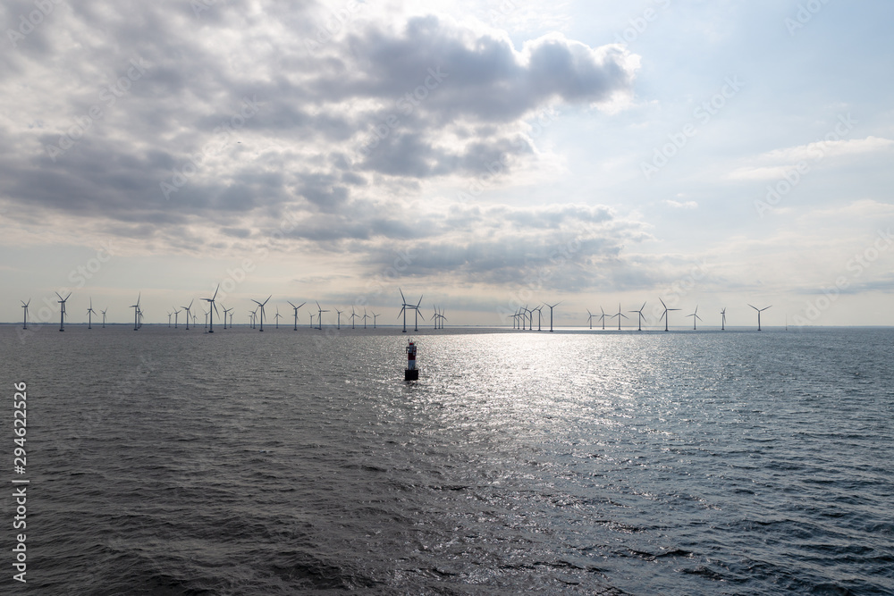 Offshore Windpark Lillgrund, Schweden / Dänemark - Windräder - Strom - Energie - Elektrizität - Meer Offshore Windpark Lillgrund, Schweden / Dänemark - Windräder - Strom - Energie - Elektrizität - Meer