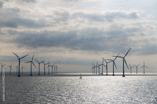 Offshore Windpark Lillgrund, Dänemark - Windräder - Strom - Energie - Elektrizität - Boot - Meer