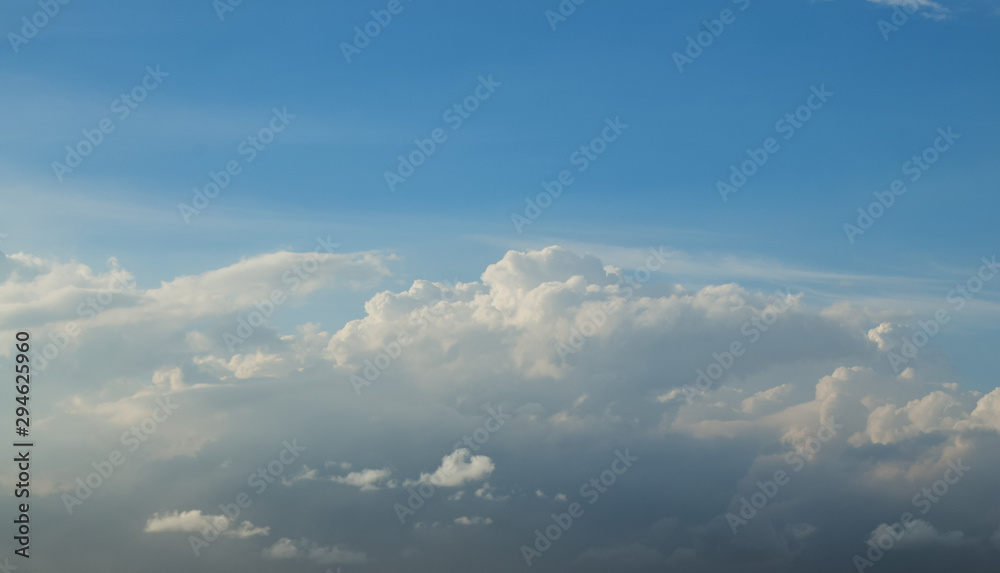 Fototapeta premium Beautiful clouds with blue sky