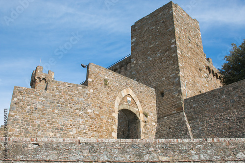 Entrata alla fortezza di Montalcino in Toscana