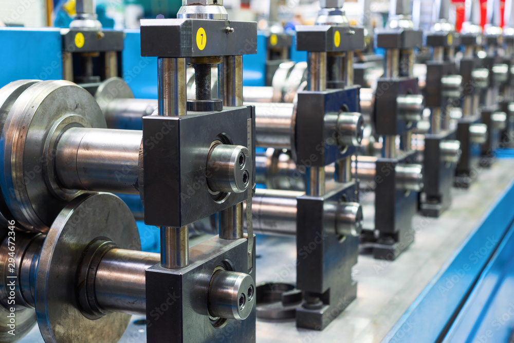 Modern machine for the manufacture of metal profiles. Modern machine for the manufacture of metal profiles.