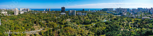 Obraz na płótnie bird's-eye view of the city park, Odessa w salonie