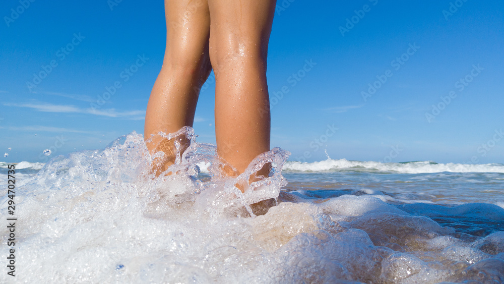 Pies en el agua Pies en el agua