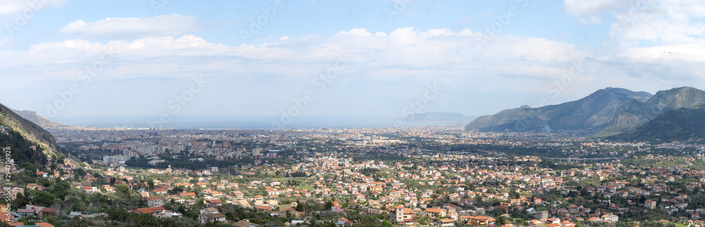 Vue sur la banlieue de Palerme depuis Monreale, Sicile