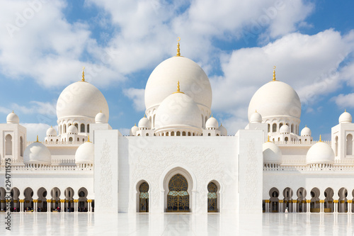 Foto Sheikh Zayed Grand Mosque in Abu Dhabi, the capital city of United Arab Emirates
