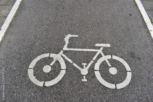 sSgns for bicycles on road floor