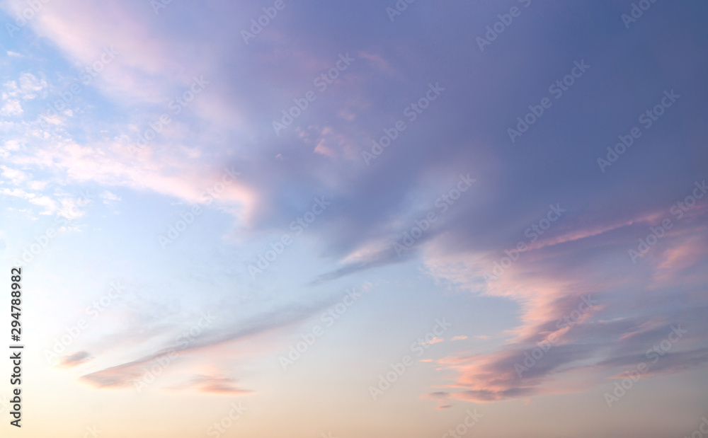 Obraz premium Sky of sunset light with cloud on pink and ourple twilight.