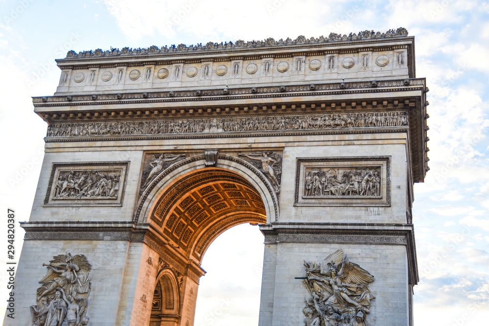 arch the triomphe in paris