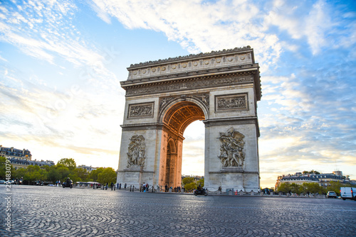 arch the triomphe in paris © Aurora
