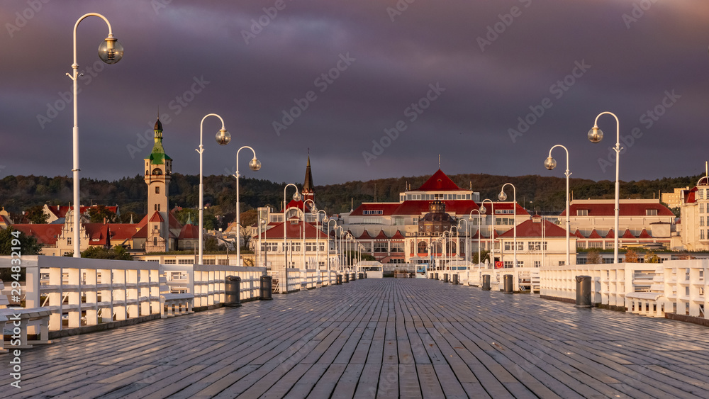 Obraz premium The Sopot Pier and beautiful cityview/cityscape of Sopot, Poland. Early morning. October.