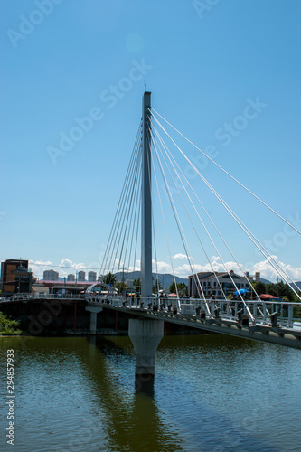 glass-footed bridge © jaegon