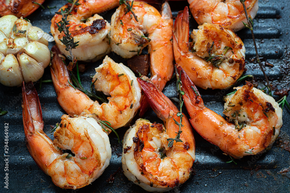 Grilled tiger shrimps with spice and lemon. Grilled seafood.. Shrimps prawns brochette kebab. Barbecue srimps prawns. Grilled tiger shrimps with spice and lemon. Grilled seafood.. Shrimps prawns brochette kebab. Barbecue srimps prawns.
