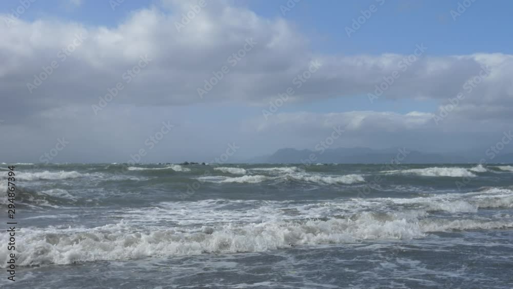 荒れる海 荒れる海