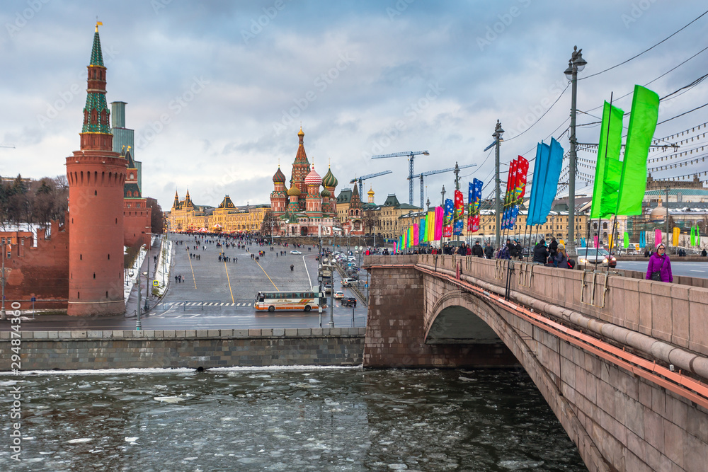 Obraz premium St. Basil's Cathedral on Red square