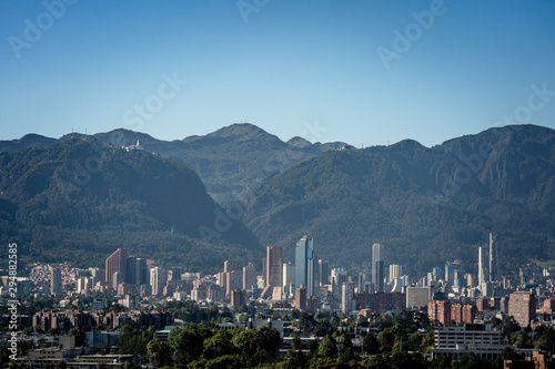 Panoramica cerros orientales de Bogotá_ Colombia