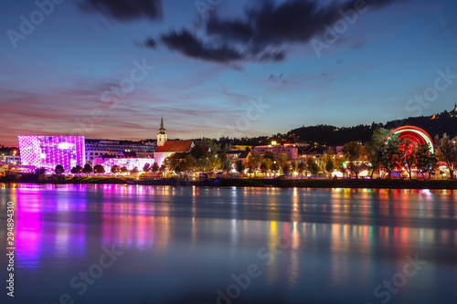 stadt linz bei nacht