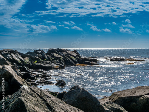 Fototapeta Naklejka Na Ścianę i Meble -  Rocky beach of Brenton Point State Park in Rhode Island