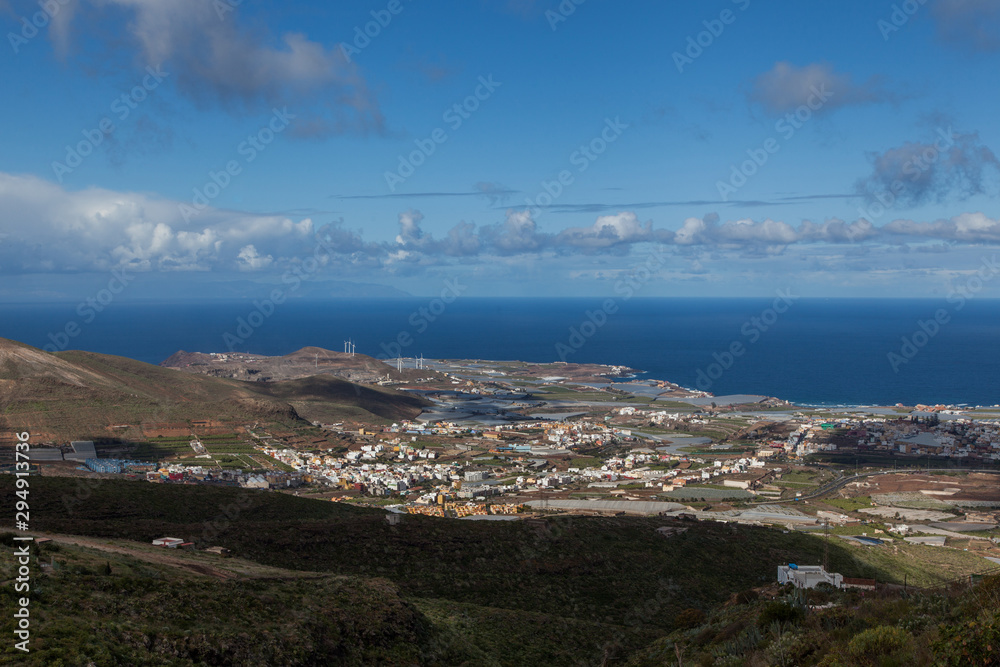 pueblo de Gran Canaria desde la montaña