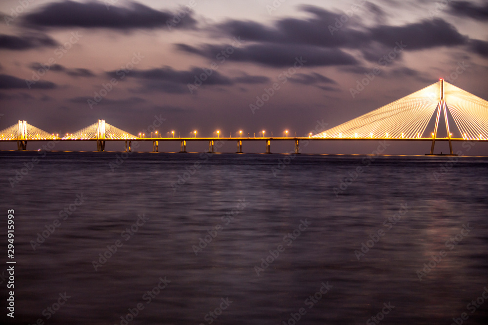 Fototapeta premium A bridge passing over the sea in a city