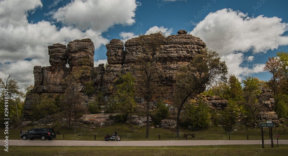 Obraz premium Ship Rock Wisconsin