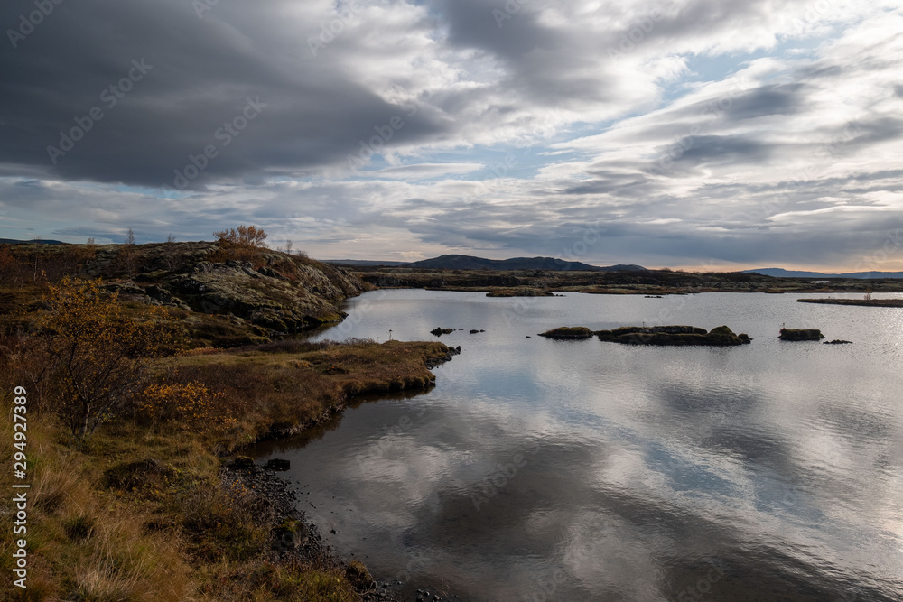 Silfra-Spalte im Þingvellir-Nationalpark zwischen der Nordamerikanischen und der Eurasischen Kontinentalplatte. 