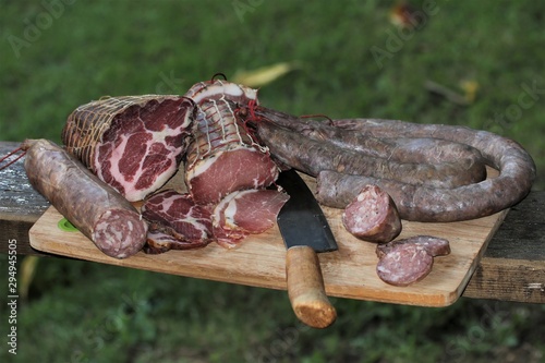 assortiment de charcuterie corse