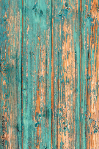 Grüner Holz Lack blättert ab © focus finder