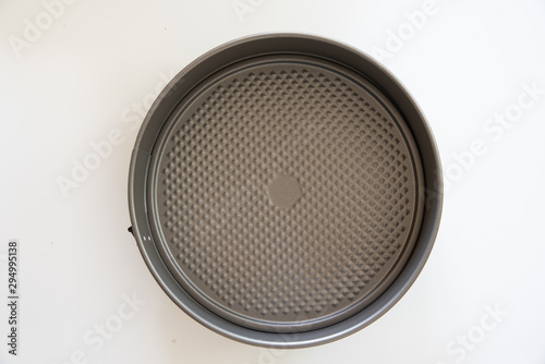 Springform cake pan with non stick textured coating