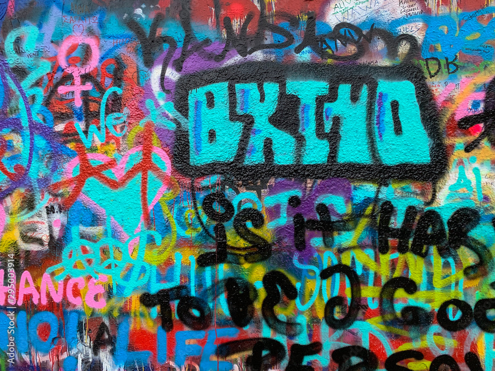Obraz premium Graffiti Filled Wall