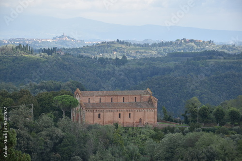 Wallpaper Mural Chiesa Toscana - palaia - Pisa Torontodigital.ca