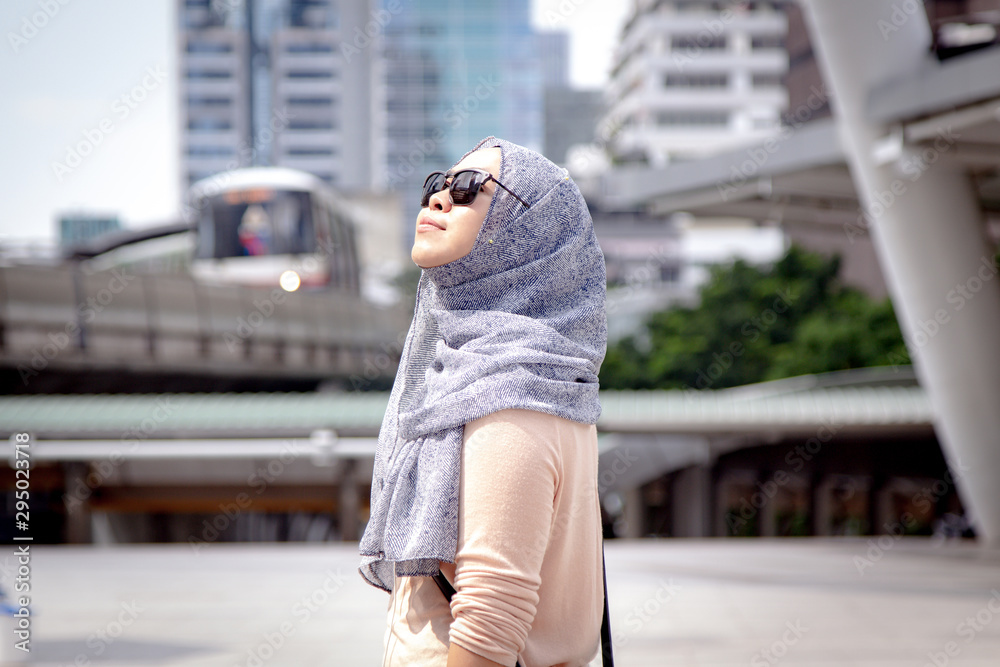 muslim woman travel