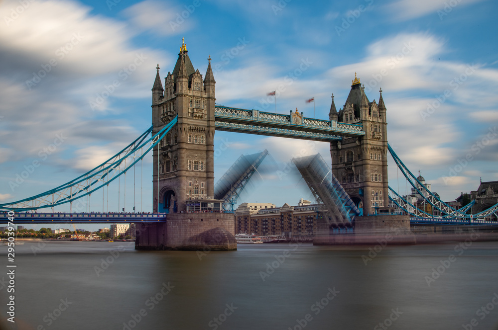 Obraz premium tower bridge in london