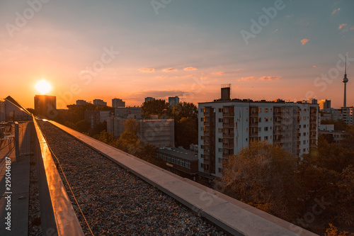 Sonnenuntergang über den Dächern Berlins