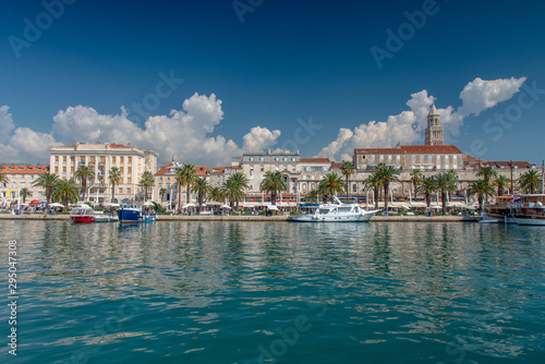 Fototapeta Naklejka Na Ścianę i Meble -  Split Uferpromenade