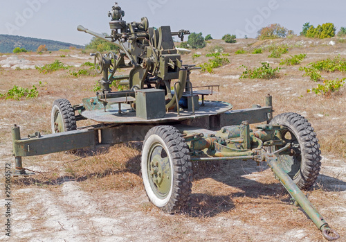 old anti-aircraft cannon photo