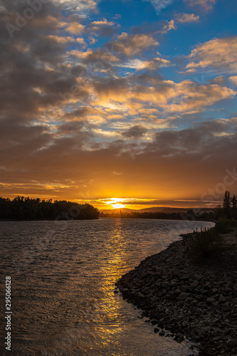 Sonnenuntergang am Rhein bei Eltville 1