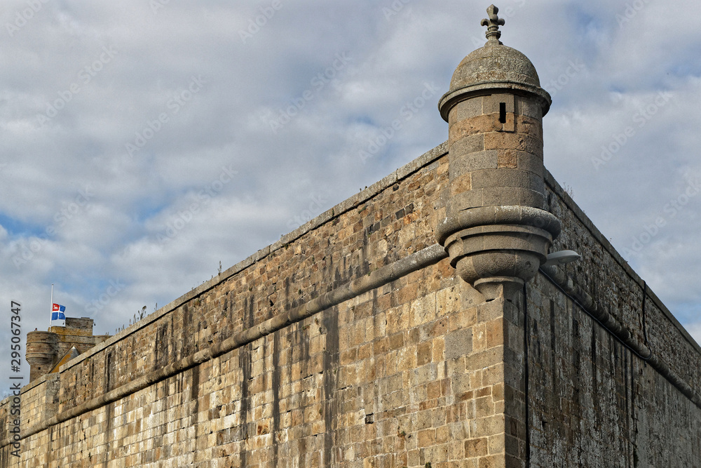 Fototapeta premium The ramparts of the walled city of Saint-Malo