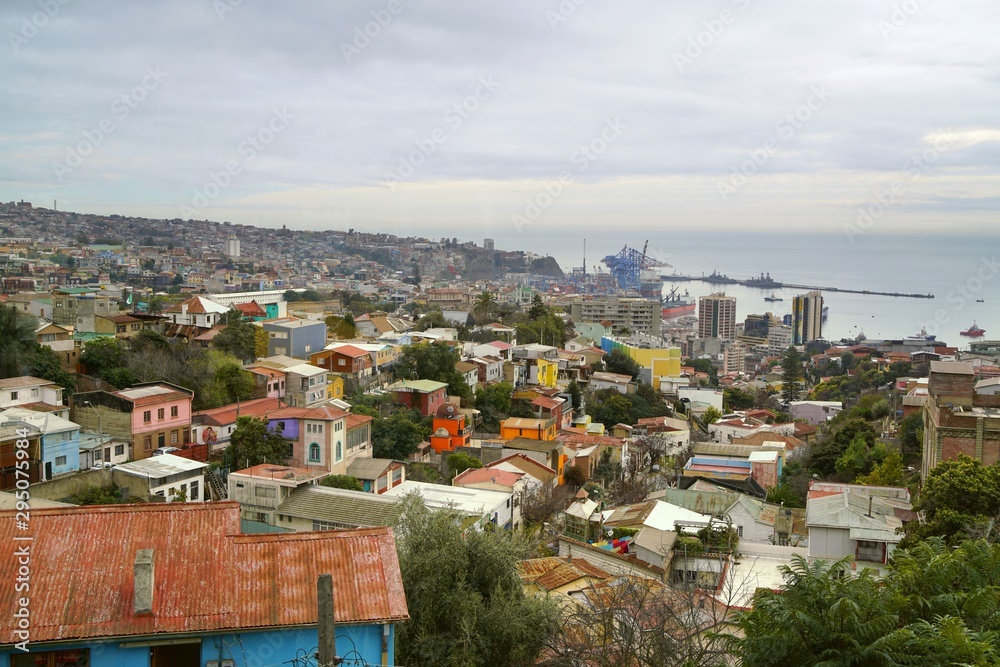 Fototapeta premium Valparaíso in Chile at the Pacific coast