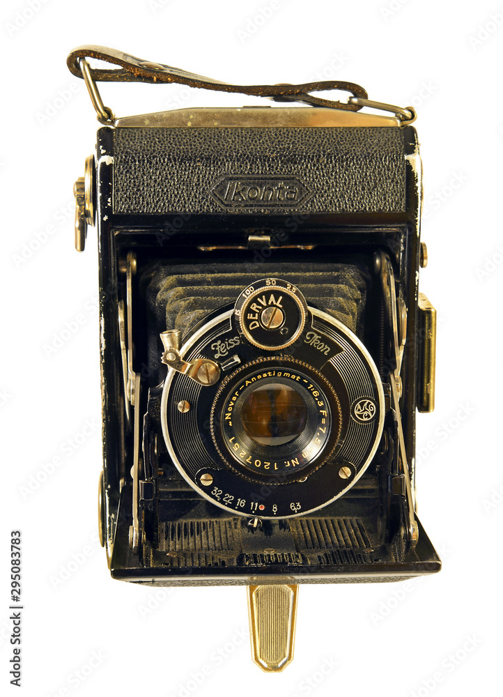 Antique old photo Camera Zeiss Ikon Ikonta. Zeiss-Ikon's top product line  of folding medium format cameras, were generally of superior quality -  illustrative editorial Stock Photo | Adobe Stock