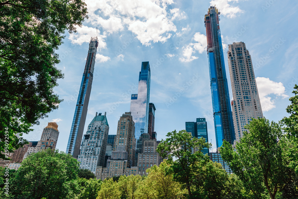 Manhattan skyscrapers in New York City, the USA - obrazy, fototapety, plakaty 