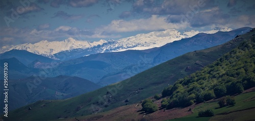 montagne enneige photo