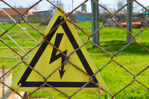 Yellow sign of electric shock