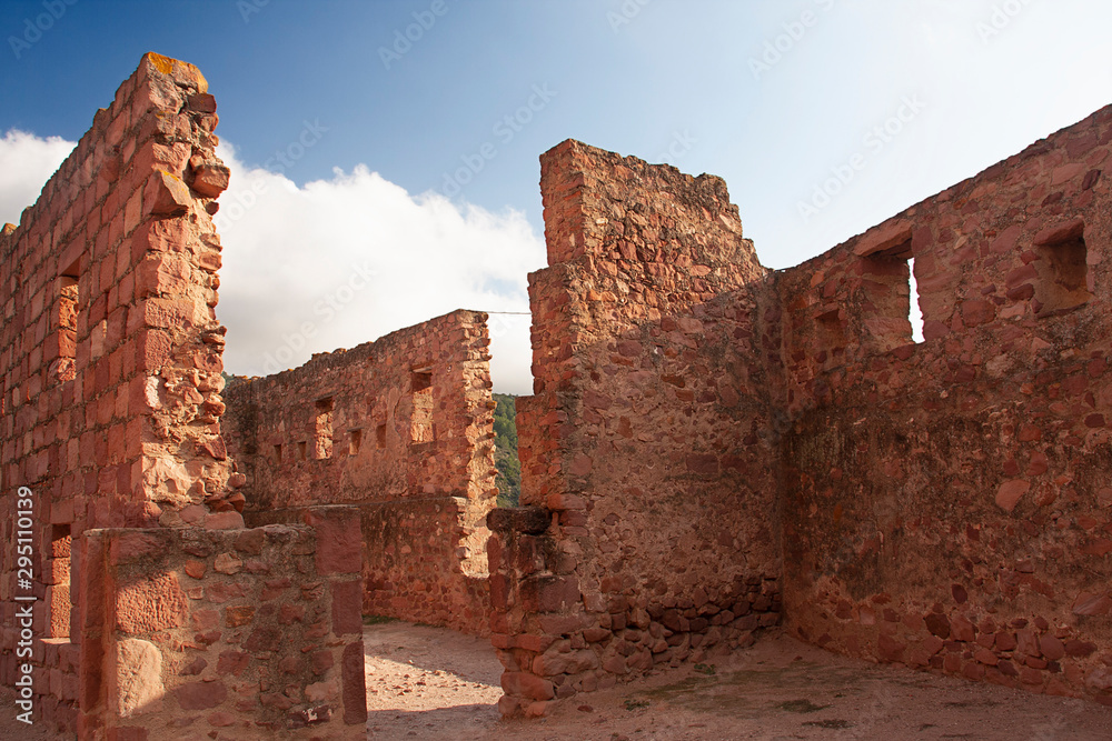 vilafames castle ruins